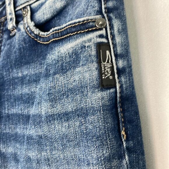 Silver Jeans. Avery Slim Bootcut. Size W 26. Inseam 32. - Picture 7 of 13